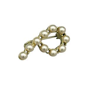 Vintage Faux Pearl Wreath Brooch Gold Tone Circle Dangle Pin Classic